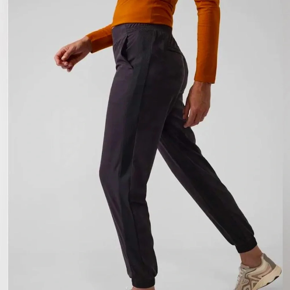 Athleta Women's Brooklyn LINED Jogger Pants‎ in CAMO LUX BLACK -SIZE 4 -NWOT! - Picture 4 of 7